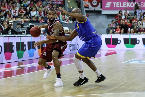 建议双后腰 建议双后腰